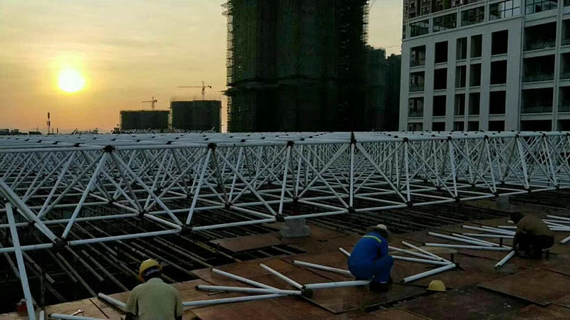 贵州螺栓球网架安装现场